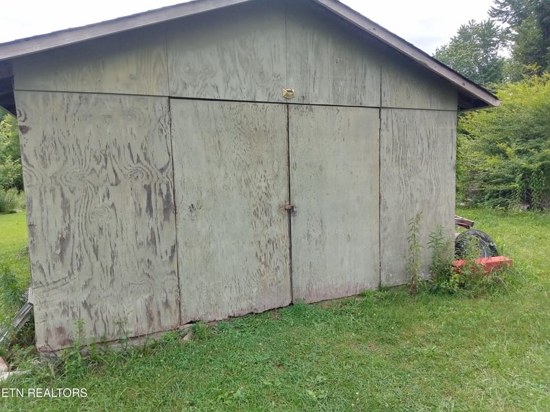 3281 NE Tabor [oop Hwy, Crossville, TN 38571